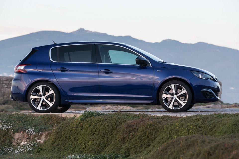 Photo Peugeot 308 GT Bleu Magnetic - Essais 2015