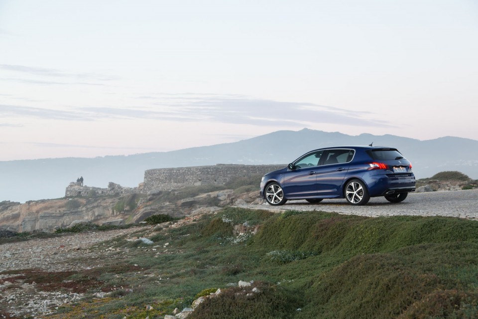 Photo Peugeot 308 GT Bleu Magnetic - Essais 2015