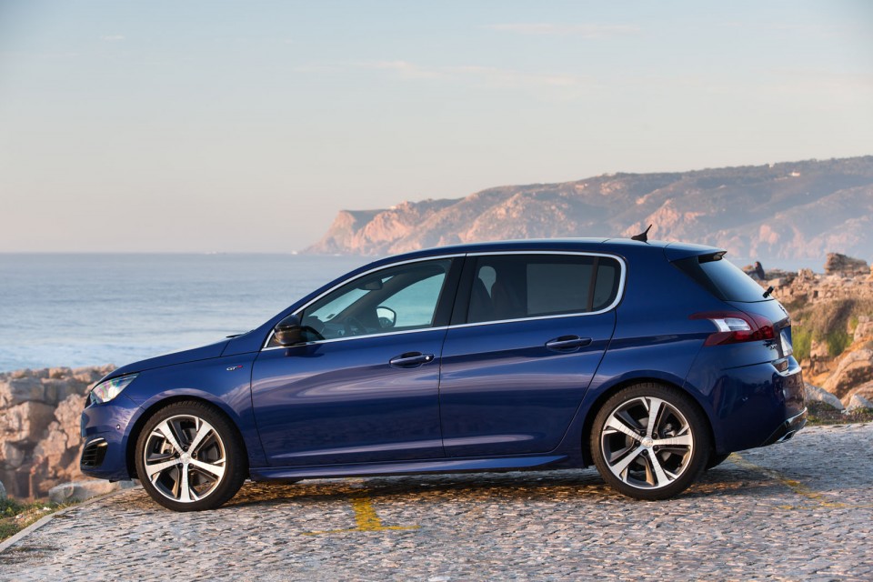 Photo Peugeot 308 GT Bleu Magnetic - Essais 2015