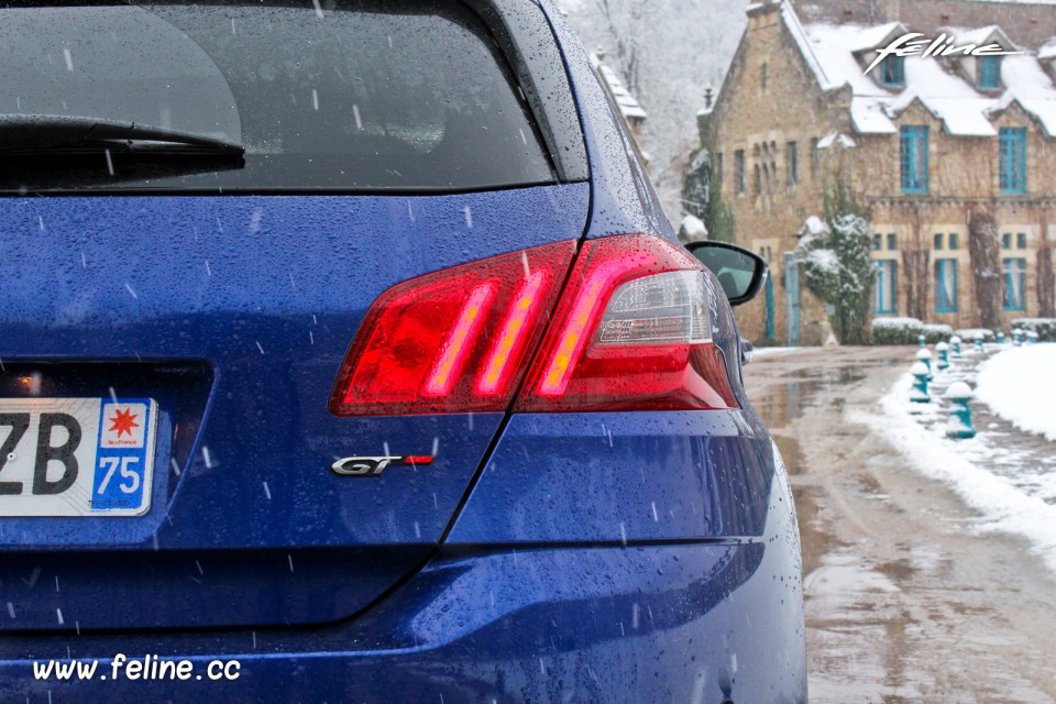 Photo feu arrière LED Peugeot 308 GT PureTech 225 EAT8 - Essais