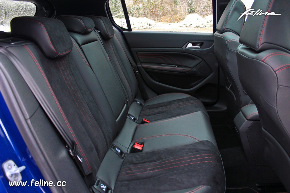 Photo banquette arrière Peugeot 308 GT PureTech 225 EAT8 - Essa