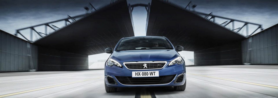 Photo Peugeot 308 GT Bleu Magnetic