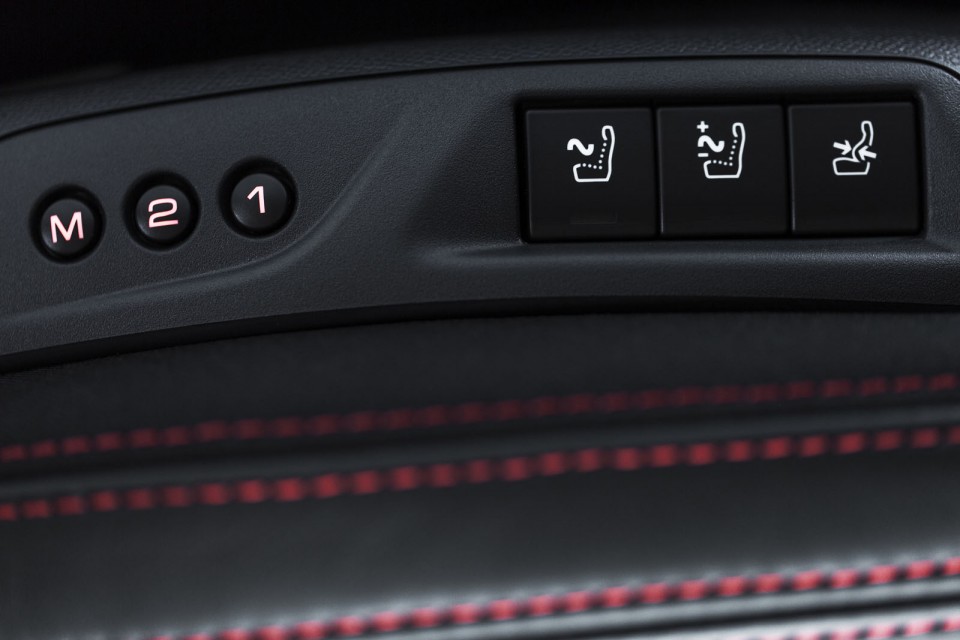 Photo sièges réglables électriques Peugeot 308 GT