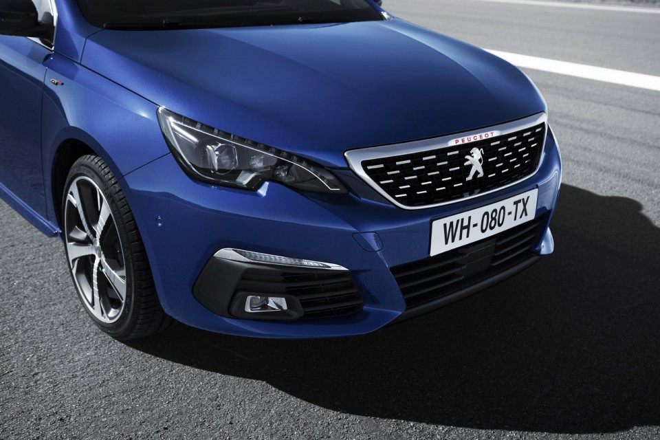 Photo officielle face avant Peugeot 308 GT restylée (2017)