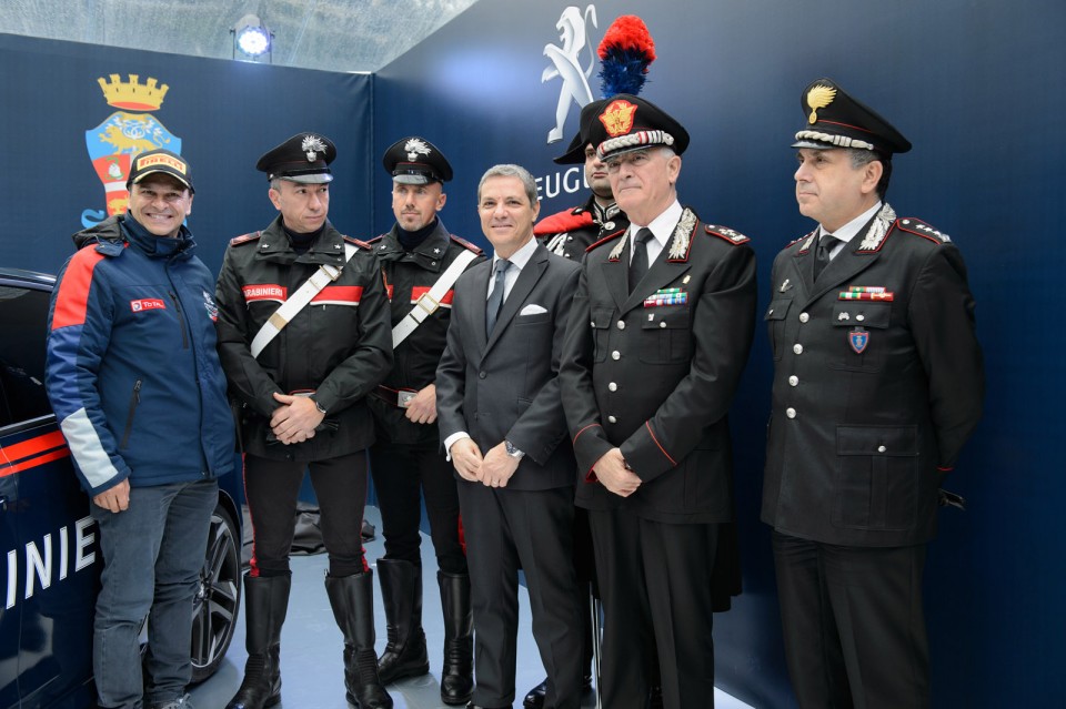 Photo cérémonie remise des clés Peugeot 308 GTi Carabinieri I