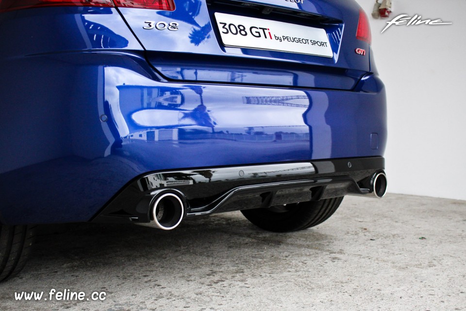Photo double sortie d'échappement chromée Peugeot 308 GTi by Peugeot Sport (2015)