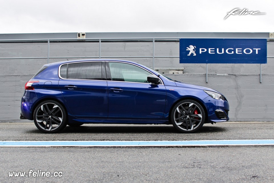 Photo essai circuit Braga Peugeot 308 GTi by Peugeot Sport (2015)