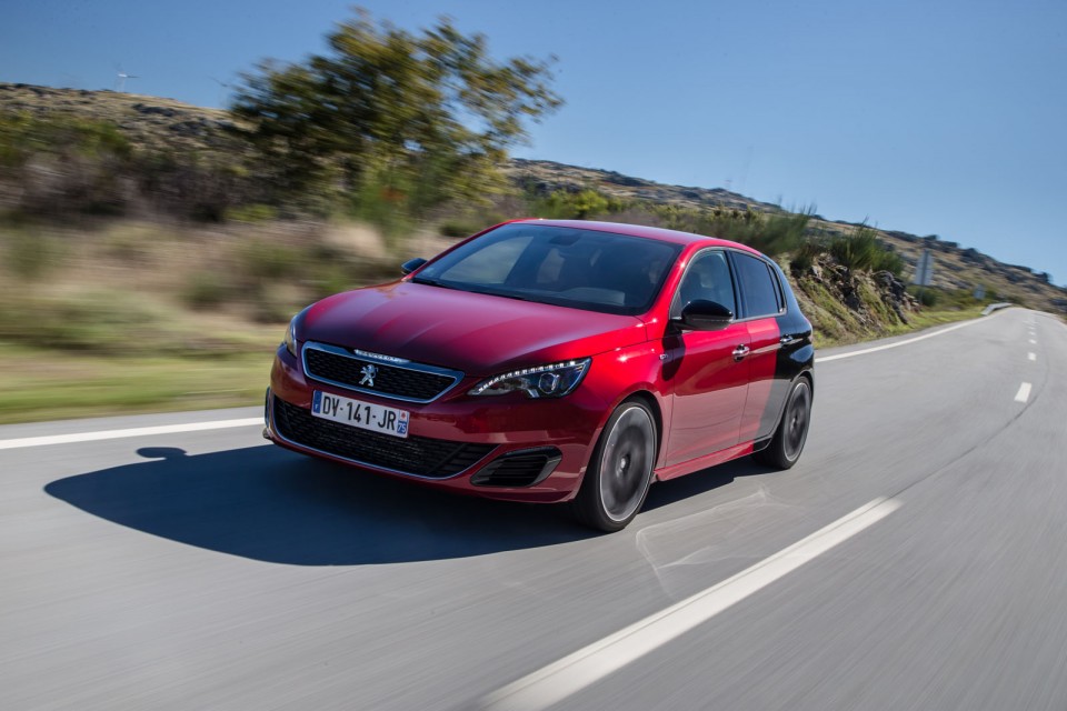 Photo Peugeot 308 GTi Coupe Franche noir rouge - Essais 2015