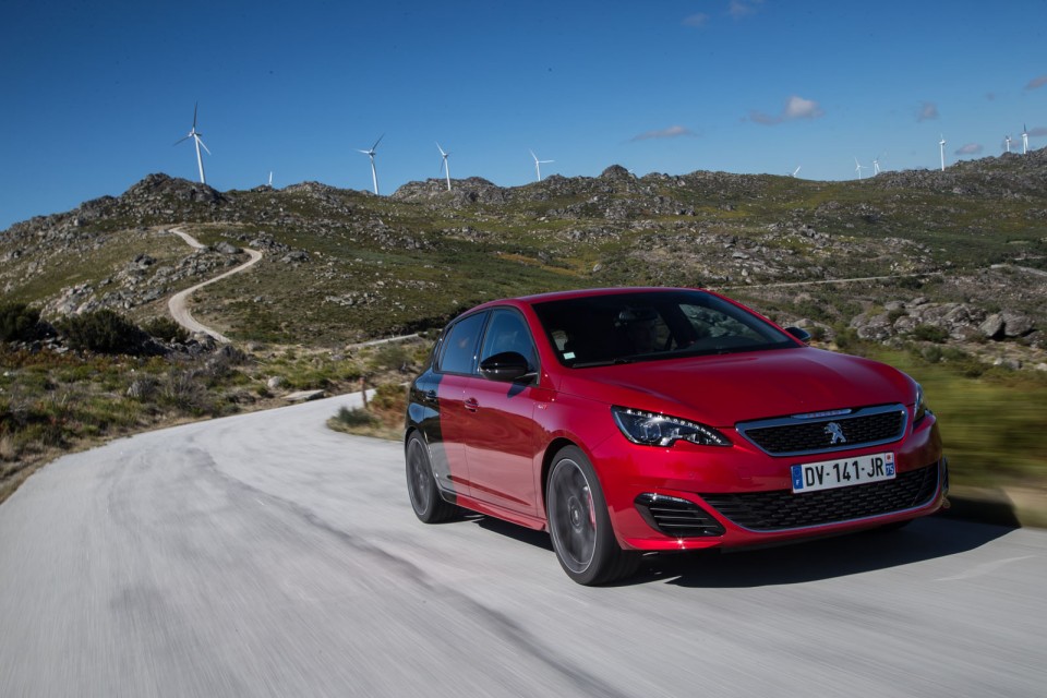 Photo Peugeot 308 GTi Coupe Franche noir rouge - Essais 2015