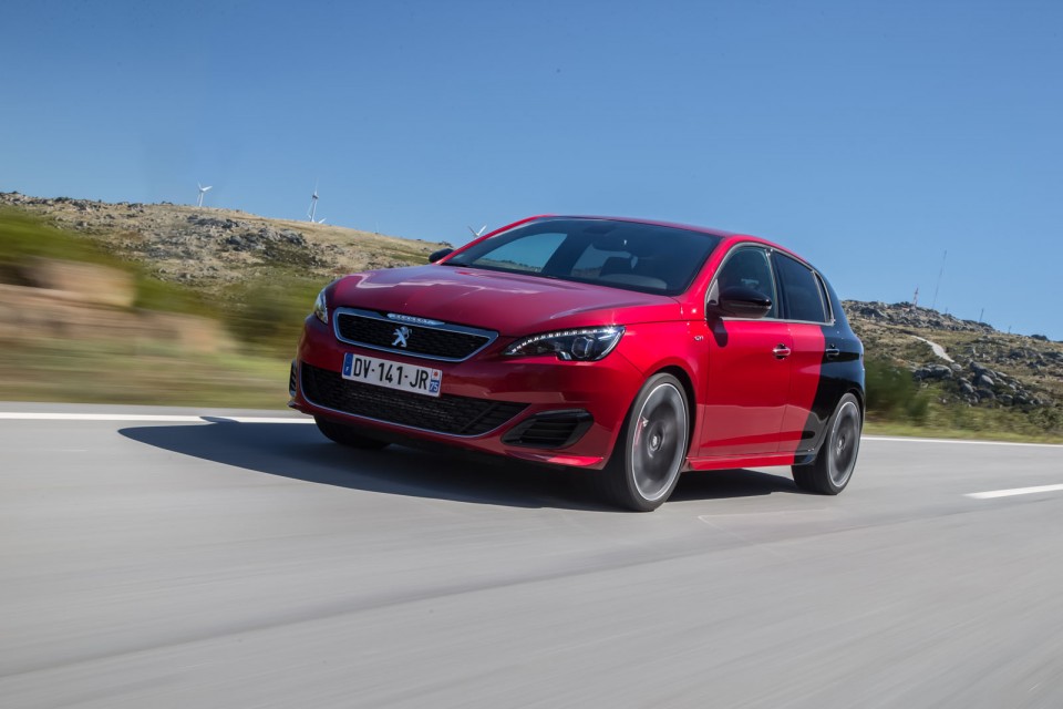 Photo Peugeot 308 GTi Coupe Franche noir rouge - Essais 2015