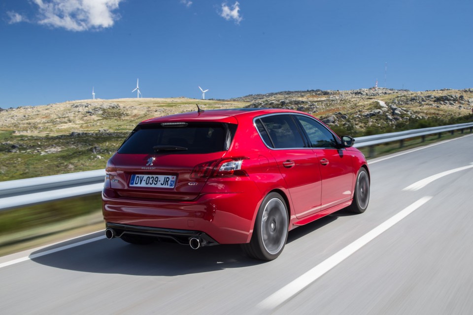 Photo Peugeot 308 GTi Rouge Ultimate - Essais 2015