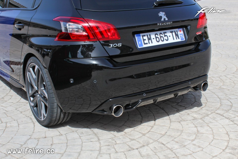 Photo essai double sortie d'échappement Peugeot 308 GTi restyl