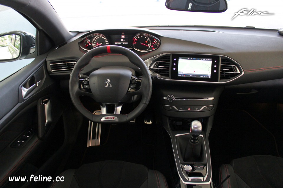Photo essai volant cuir Peugeot 308 GTi restylée (2017)