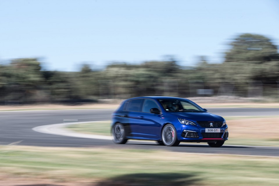 Photo Peugeot 308 GTi restylée Coupe Franche Bleue - Essais cir