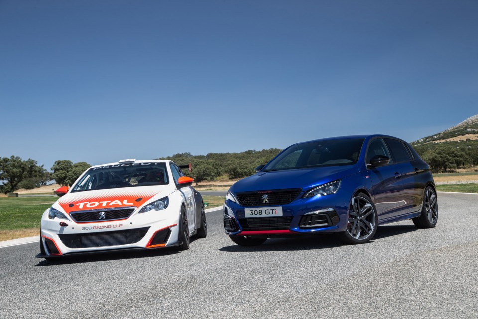 Photo Peugeot 308 GTi restylée et 308 Racing Cup - Essais circu