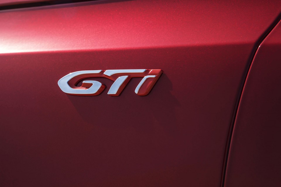 Photo monogramme GTi Peugeot 308 GTi by Peugeot Sport (2015)