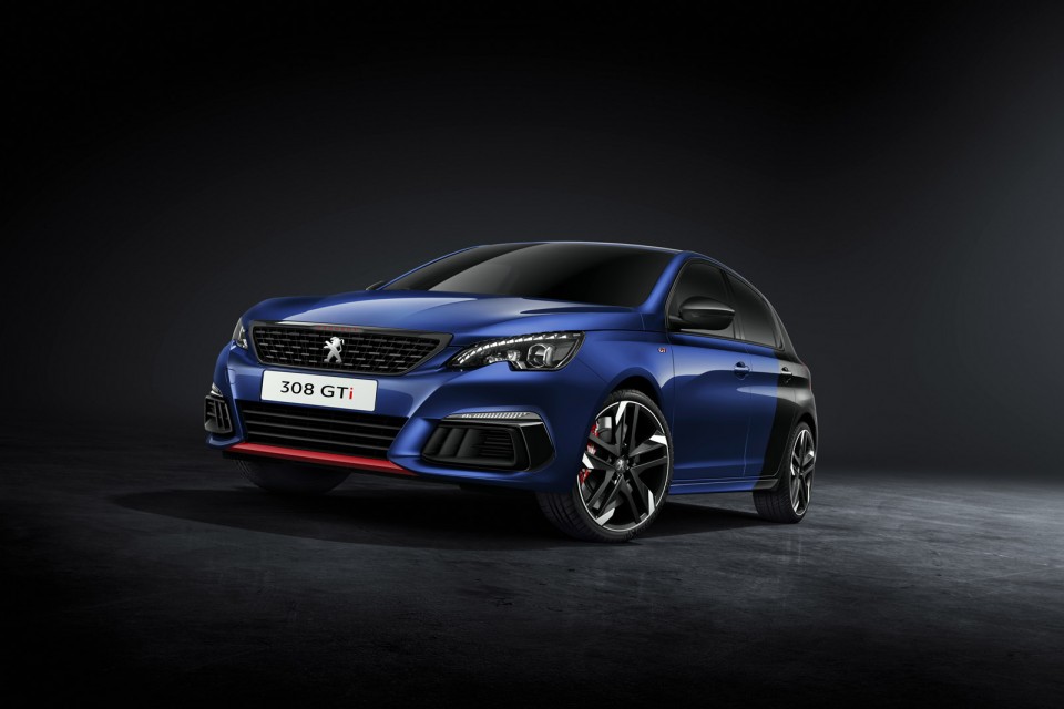 Photo 3/4 avant Peugeot 308 GTi by Peugeot Sport restylée (2017