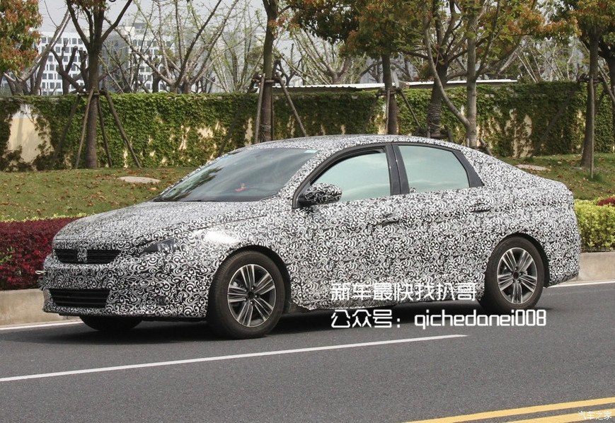 Photo espion (spyshot) Peugeot 308 Sedan II - 1-001