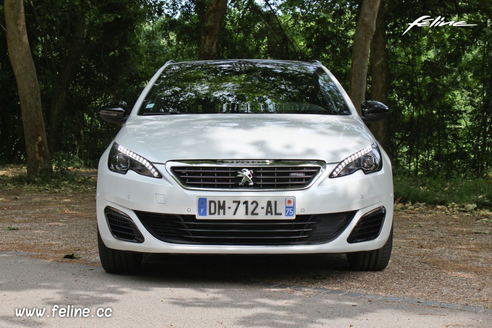 Photo face avant Peugeot 308 SW GT Blanc Nacré - 1.6 THP 205