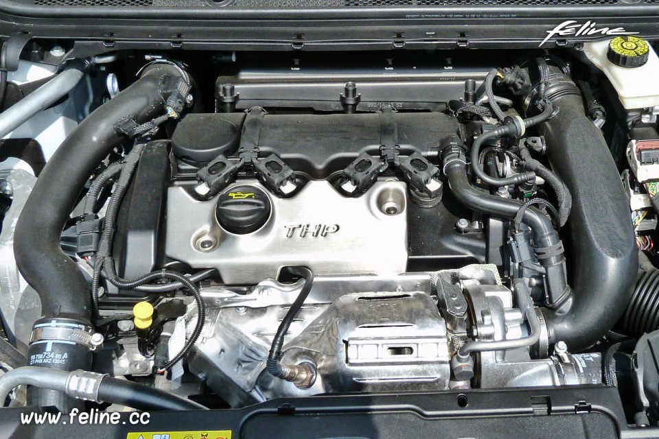 Photo moteur 1.6 THP 205 ch (EP6FDTX) Peugeot 308 SW GT Blanc Na