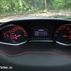 Photo compteurs rouges Driver Sport Pack Peugeot 308 SW GT Blanc