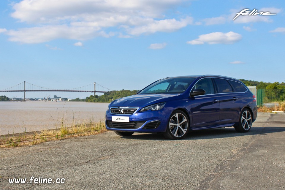 Photo essai Peugeot 308 SW GT Bleu Magnetic - 2.0 BlueHDi 180 EA