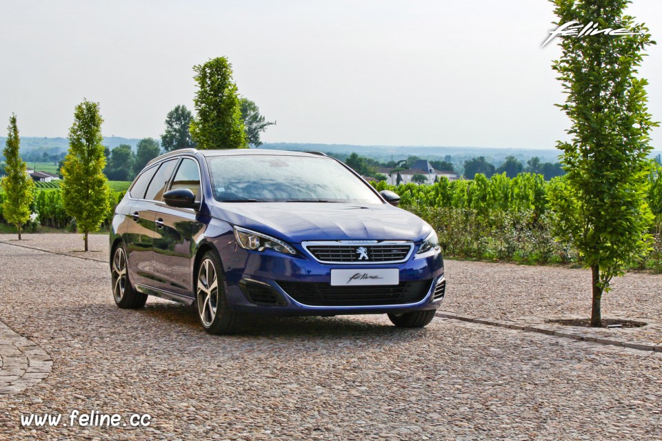 Photo essai Peugeot 308 SW GT Bleu Magnetic - 2.0 BlueHDi 180 EA