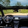 Photo toit en verre panoramique Peugeot 308 SW GT Bleu Magnetic