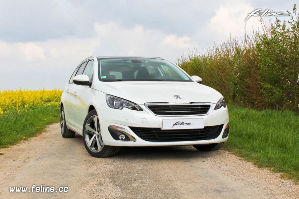 Photo Essai Peugeot 308 SW II Allure Blanc Nacré - 2.0 BlueHDi 150