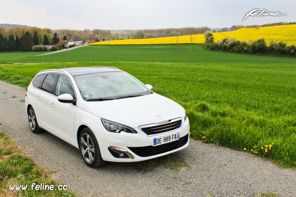 Photo 3/4 avant Peugeot 308 SW II Allure Blanc Nacré - 2.0 BlueHDi 150