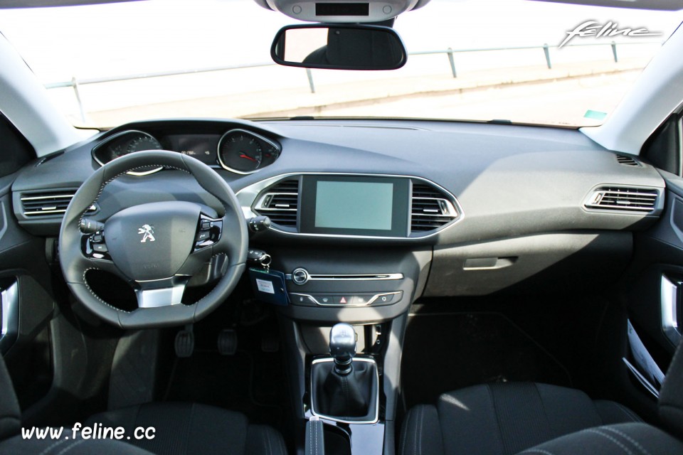 Photo tableau de bord Peugeot 308 SW II Business Pack