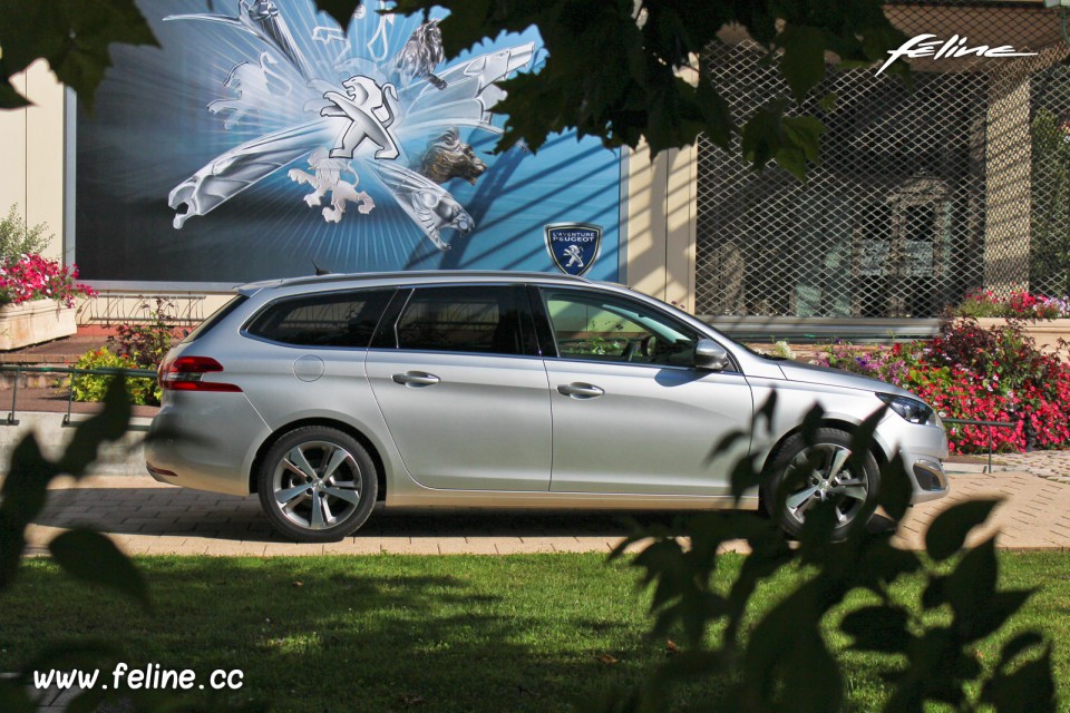 Photo profil Peugeot 308 SW II Féline Gris Aluminium - 2.0 BlueHDi 150 EAT6