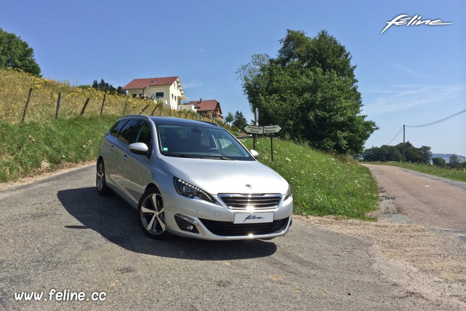 Photo Essai Peugeot 308 SW II Féline Gris Aluminium - 2.0 BlueHDi 150 EAT6