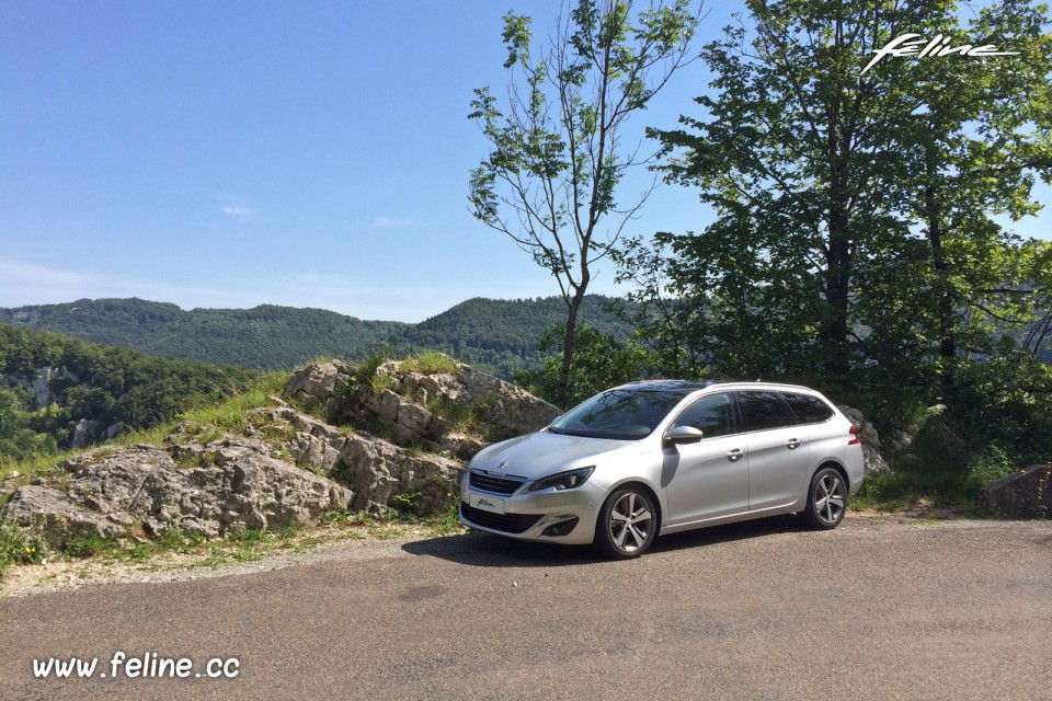 Photo Essai Peugeot 308 SW II Féline Gris Aluminium - 2.0 BlueHDi 150 EAT6