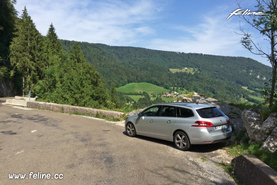 Photo Essai Peugeot 308 SW II Féline Gris Aluminium - 2.0 BlueHDi 150 EAT6