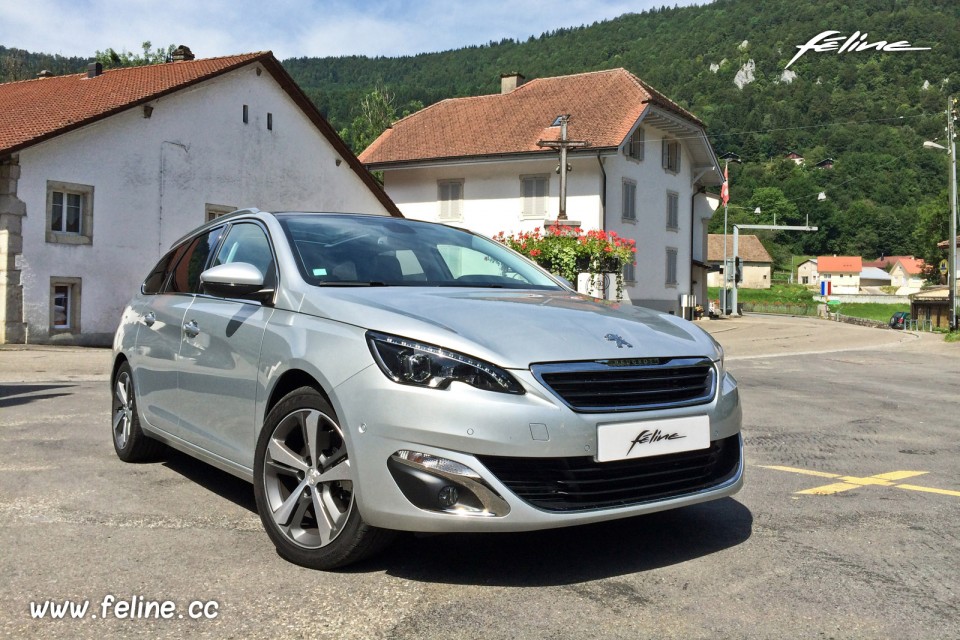 Photo Suisse Peugeot 308 SW II Féline Gris Aluminium - 2.0 BlueHDi 150 EAT6