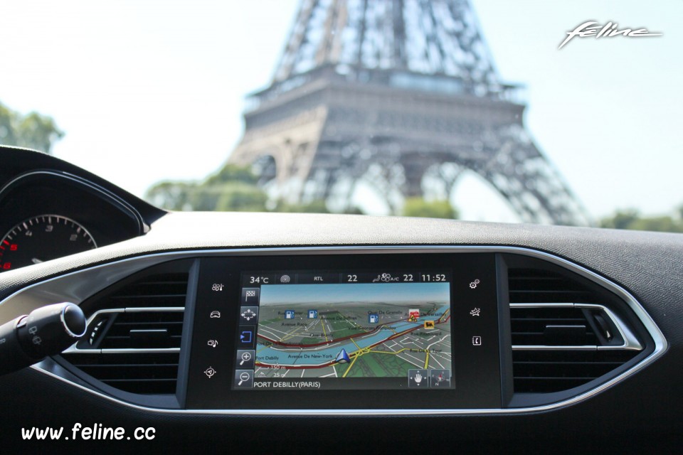 Photo écran tactile GPS SMEG+ Peugeot 308 SW II Féline