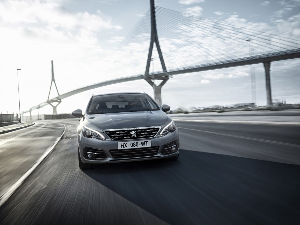 Photo officielle Peugeot 308 SW Allure restylée (2017)