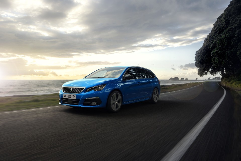 Photo Peugeot 308 SW II Bleu Vertigo restylée (2020)