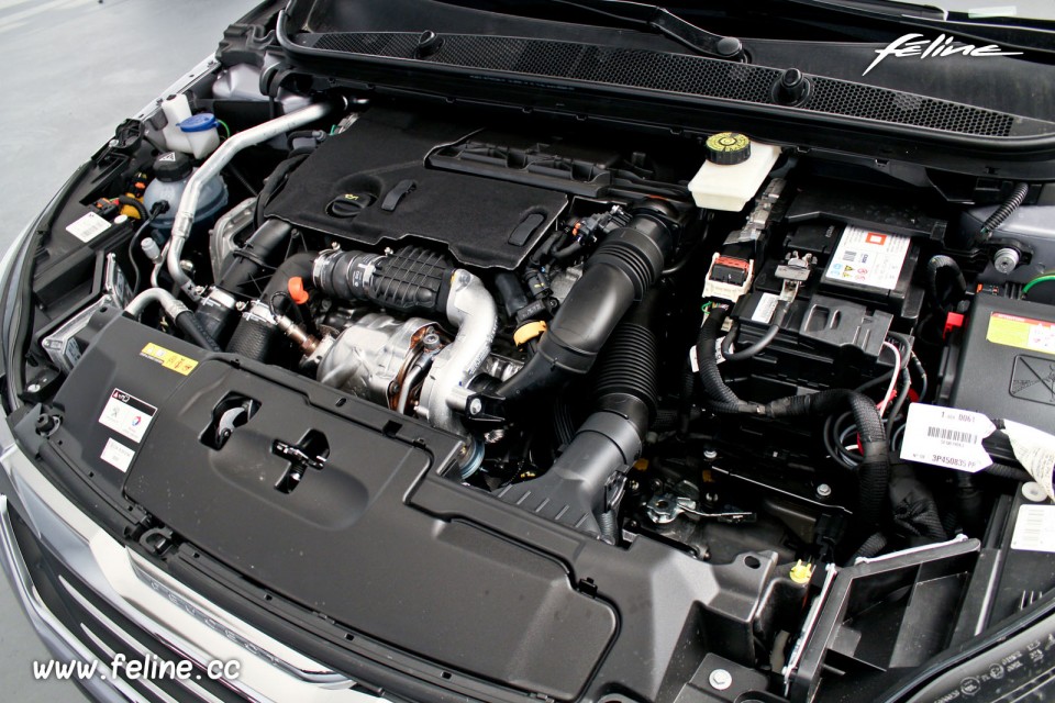 Photo moteur 1.6 e-HDi 115 ch (DV6C) Peugeot 308 break SW II Féline Gris Artense