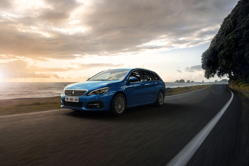 Photo dynamique Peugeot 308 SW II Road Trip (2020)