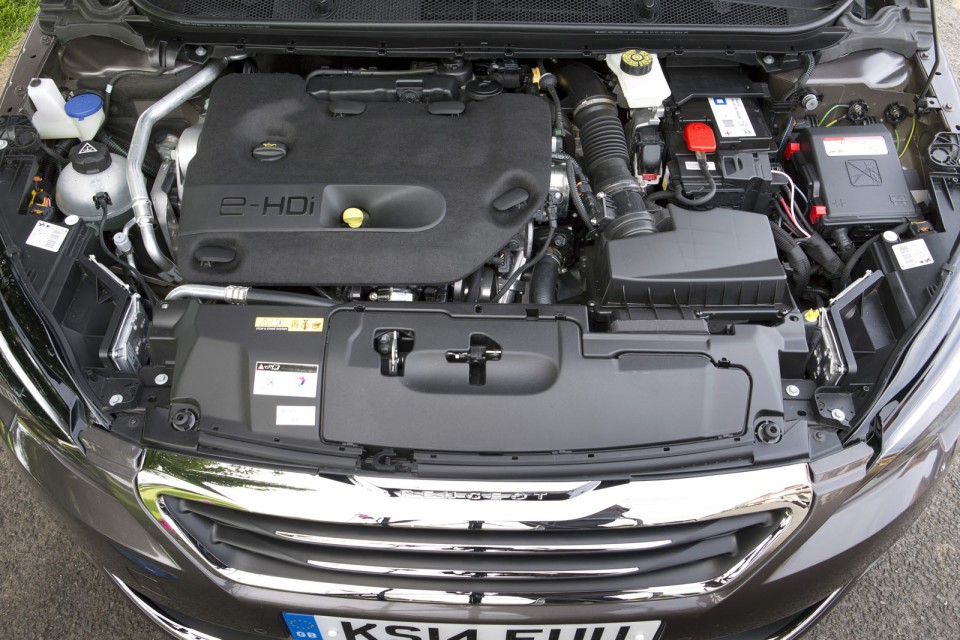 Photo moteur diesel 2.0 BlueHDi 150 Peugeot 308 SW II (UK)