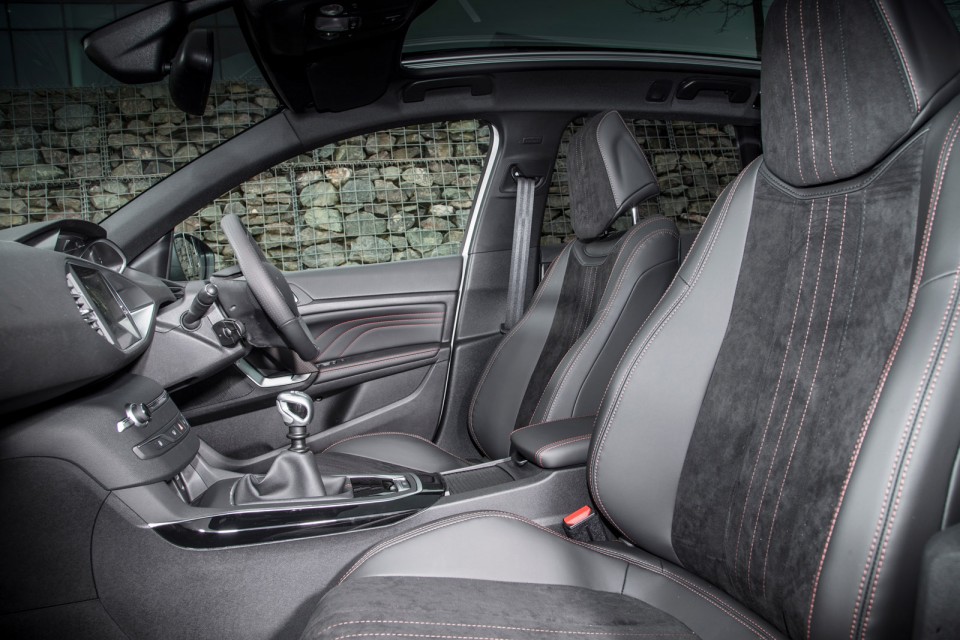 Photo sièges avant Peugeot 308 SW II GT Line Blanc Nacré (UK)