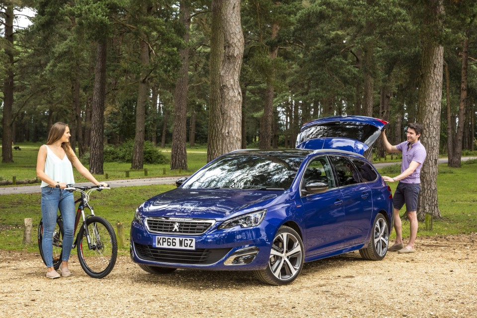 Photo Peugeot 308 SW II GT Line Bleu Magnetic (UK)