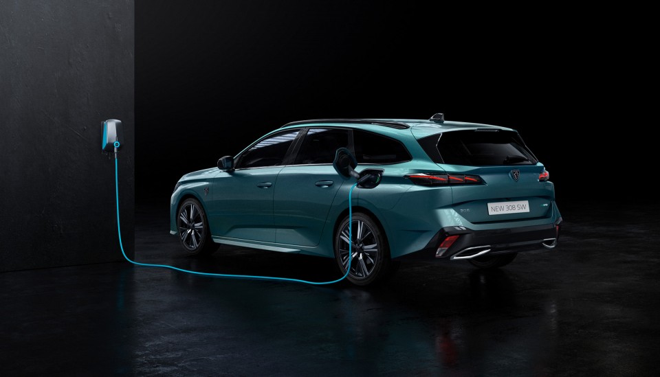 Photo officielle 3/4 arrière Peugeot 308 SW III Bleu Avatar break (2021)