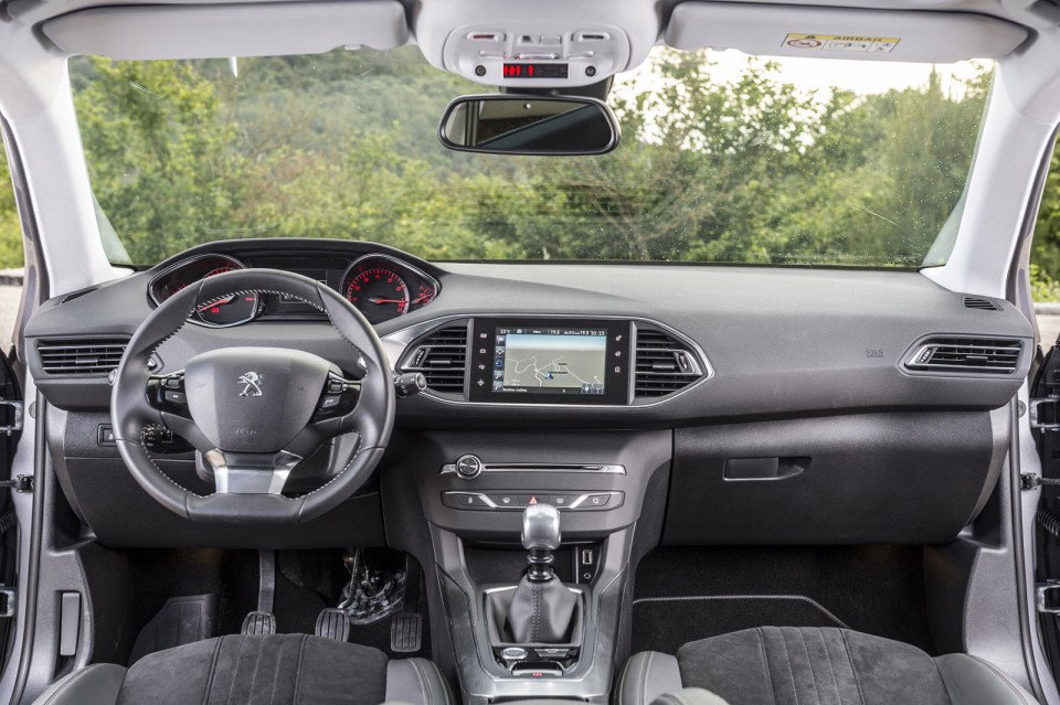 Photo intérieur Peugeot 308 II Féline (Espagne)