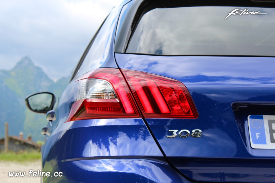 Photo feu arrière LED essai Peugeot 308 II Allure restylée (20