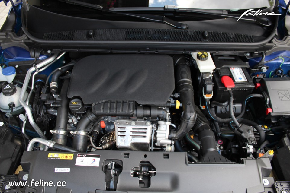 Photo moteur essence 1.2 PureTech 130 essai Peugeot 308 II resty