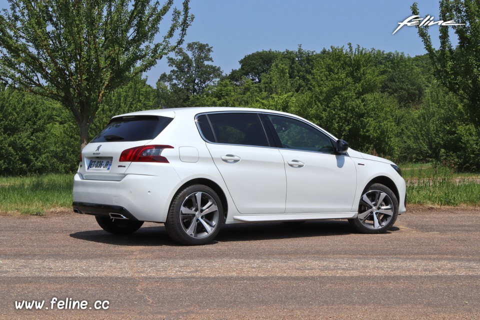 Photo 3/4 arrière Peugeot 308 II GT Line restylée (2018)