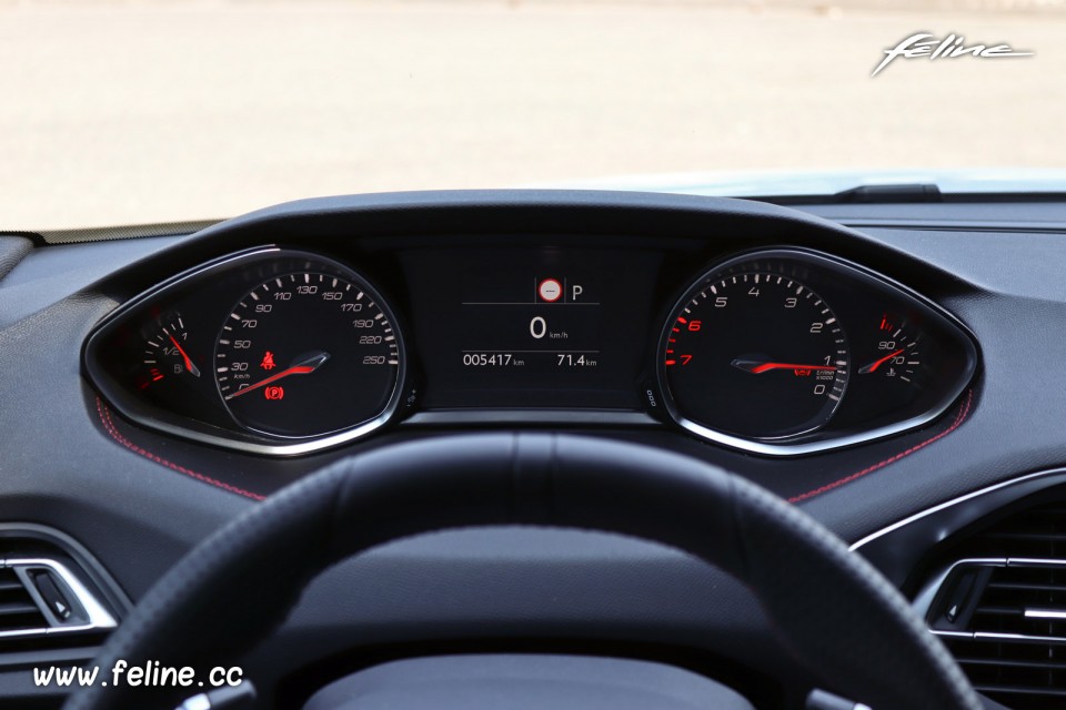 Photo combiné compteurs Peugeot 308 II GT Line restylée (2018)